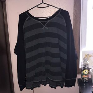 men’s long-sleeved top